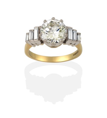 Lot 2034 - An 18 Carat Gold Diamond Ring