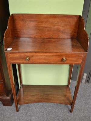 Lot 656 - George III gallery backed small washstand