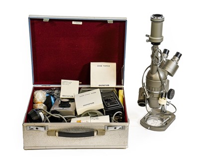Lot 143 - Olympus SZ stereoscopic binocular microscope, & Bowens Illumitran with Schneider-Kreuznach lens