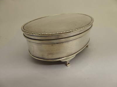 Lot 123 - A George V silver trinket-box, Chester, 1924,...