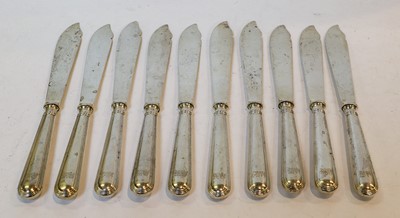 Lot 319 - Ten George V silver fish-knives and Nine...