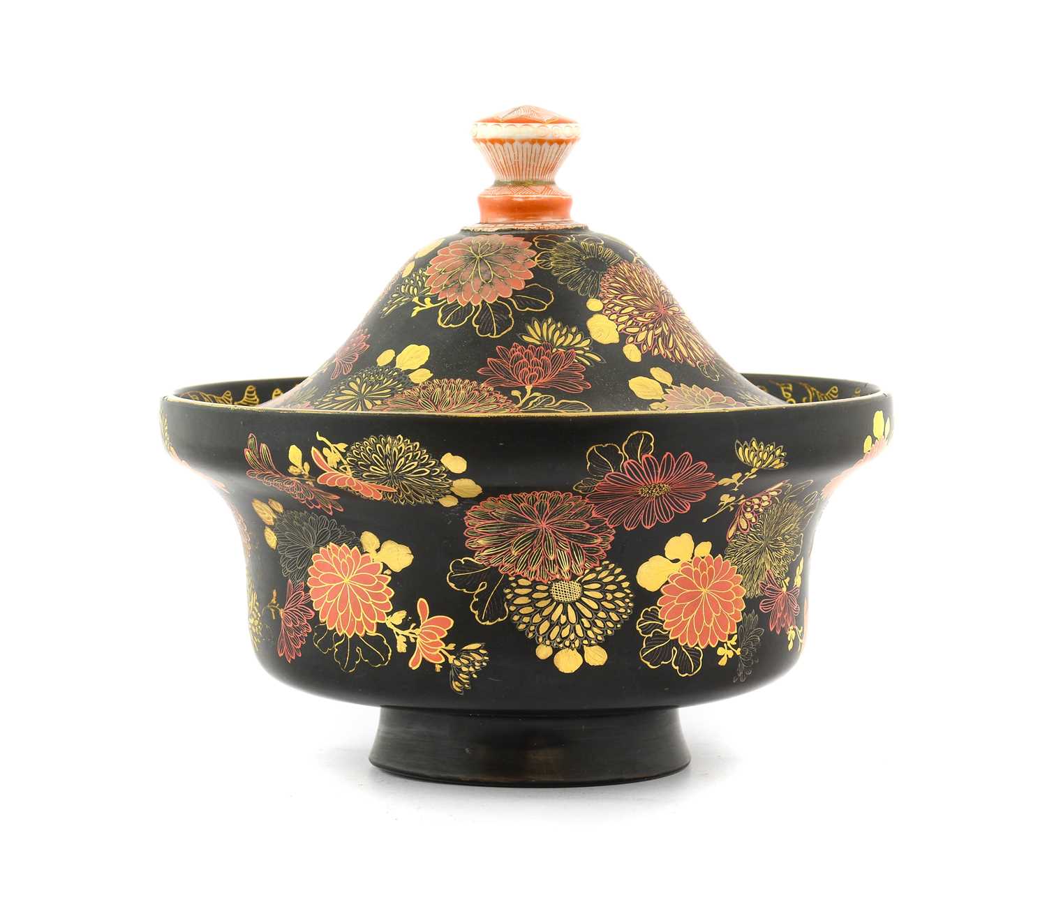 Lot 96 - ^ A Kutani Porcelain Bowl and Cover, Meiji...