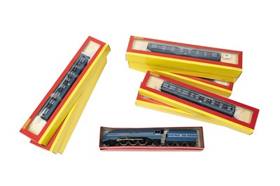 Lot 3264 - Hornby (China) OO Gauge LMS Coronation Coaches