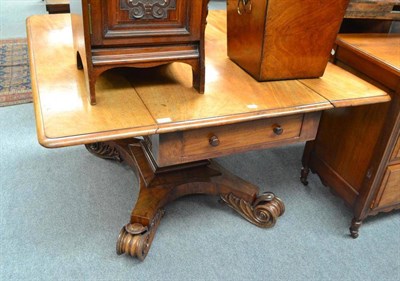 Lot 729 - William IV mahogany Pembroke table