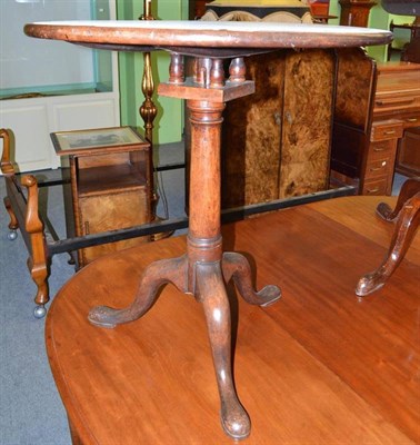 Lot 732 - George III pedestal tea table with bird cage movement