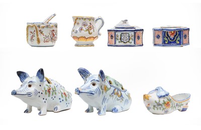 Lot 29 - A quantity of Continental faience pottery,...