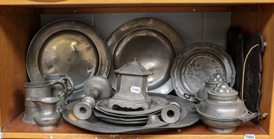 Lot 138 - A quantity of pewter, to include: three...