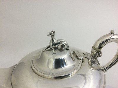 Lot 2108 - A Victorian Silver Teapot
