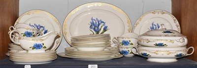 Lot 203 - An Aynsley part dinner service in "Chelsea...