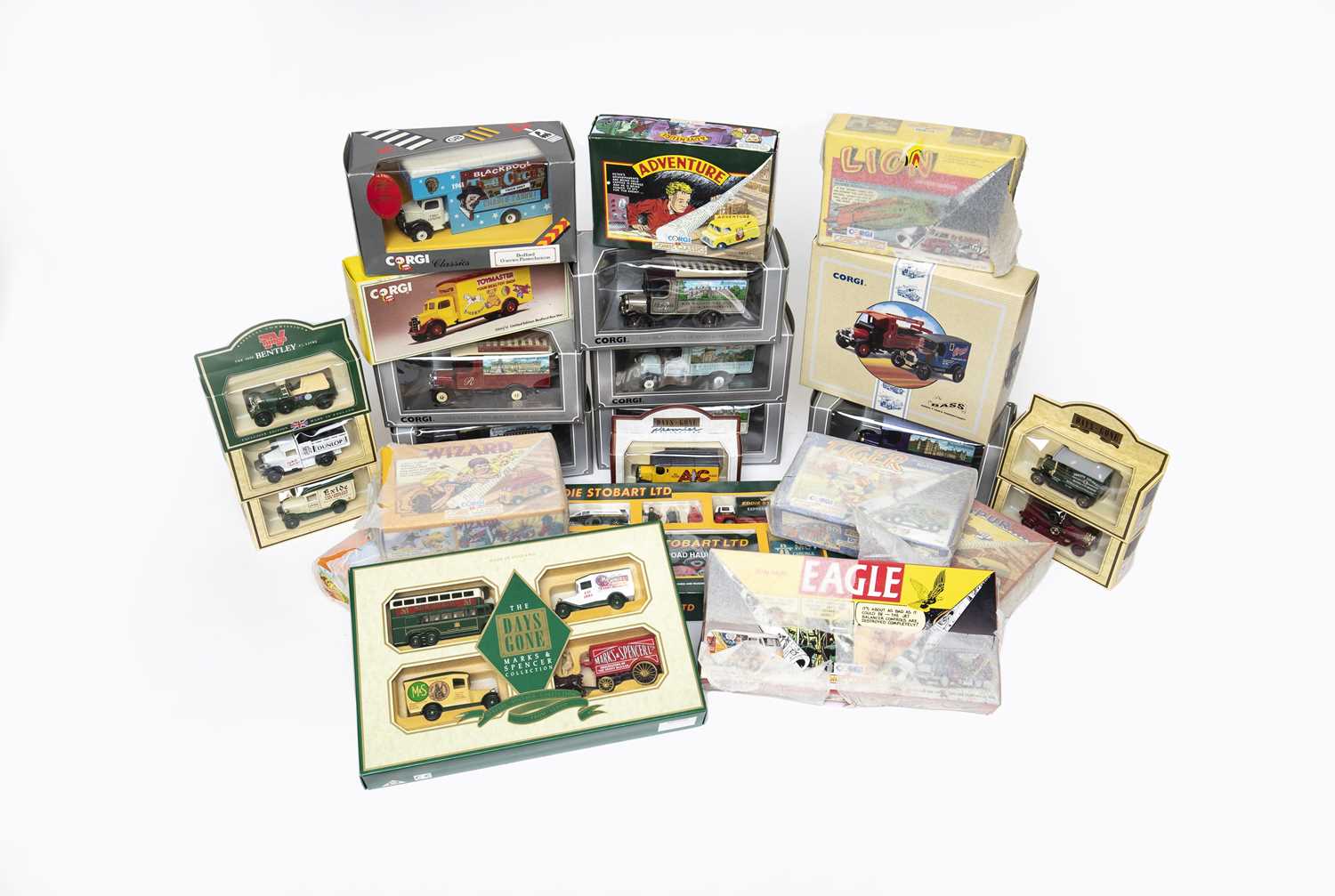 Lot 3384 - Various Modern Diecast Models