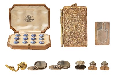 Lot 264 - A collection of jewellery including a pair of...