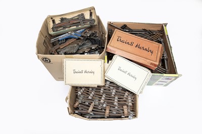 Lot 354 - French Hornby O Gauge Assorted Items a...