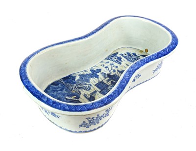 Lot 70 - A Chinese Porcelain Bidet, Jiaqing, of waisted...