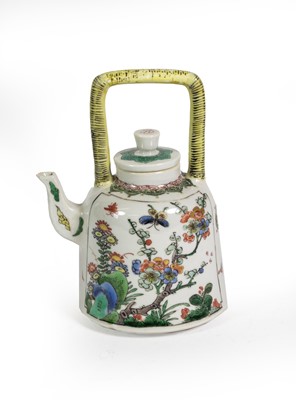 Lot 100 - A Chinese Porcelain Kettle and Cover, Kangxi,...