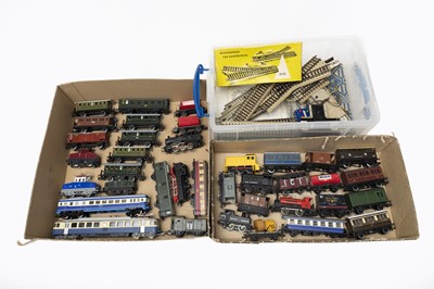 Lot 3260 - Continental HO Gauge Locomotives And Rolling Stock