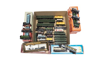 Lot 3290 - Various OO Gauge Locomotives And Rolling Stock