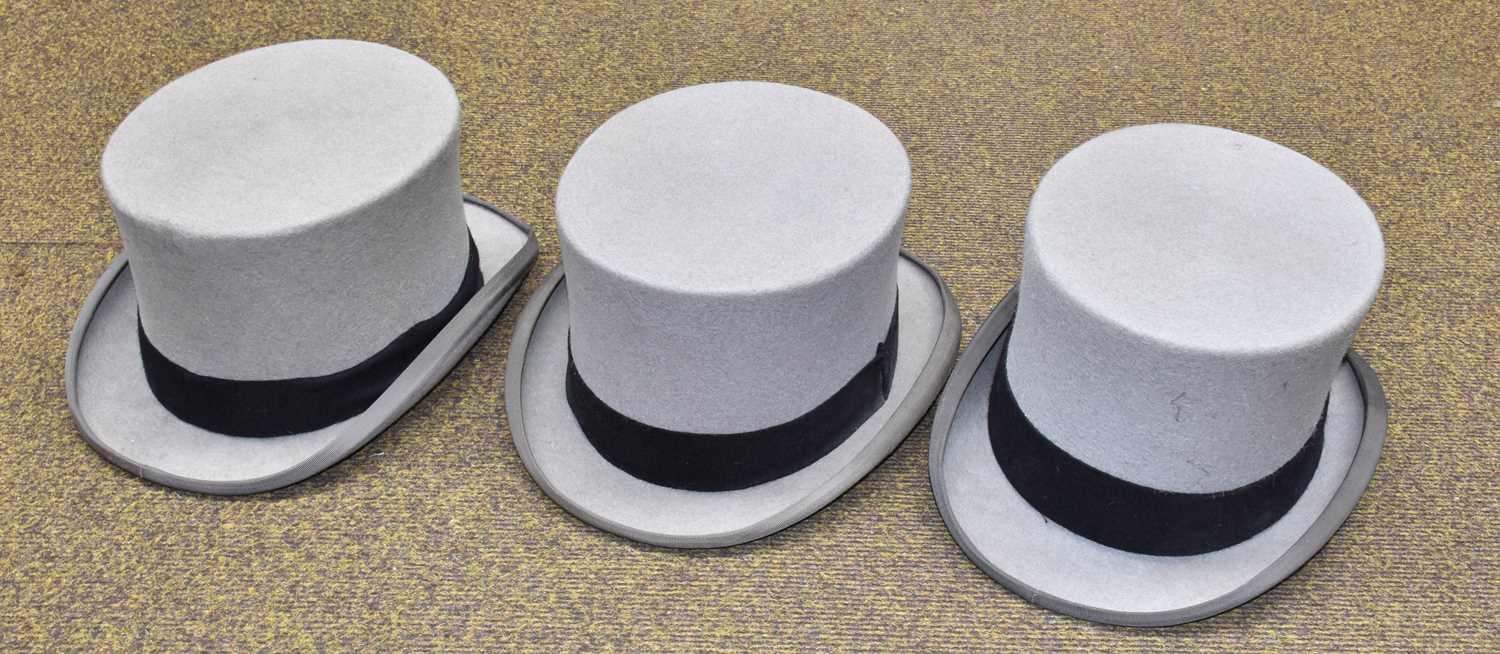 Lot 329 - Hackett London grey felt top hat (size 7 1/8,...