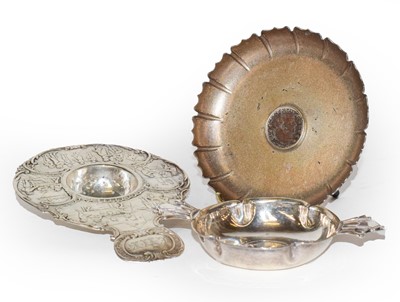 Lot 225 - A George VI silver dish, by R. E. Stone,...