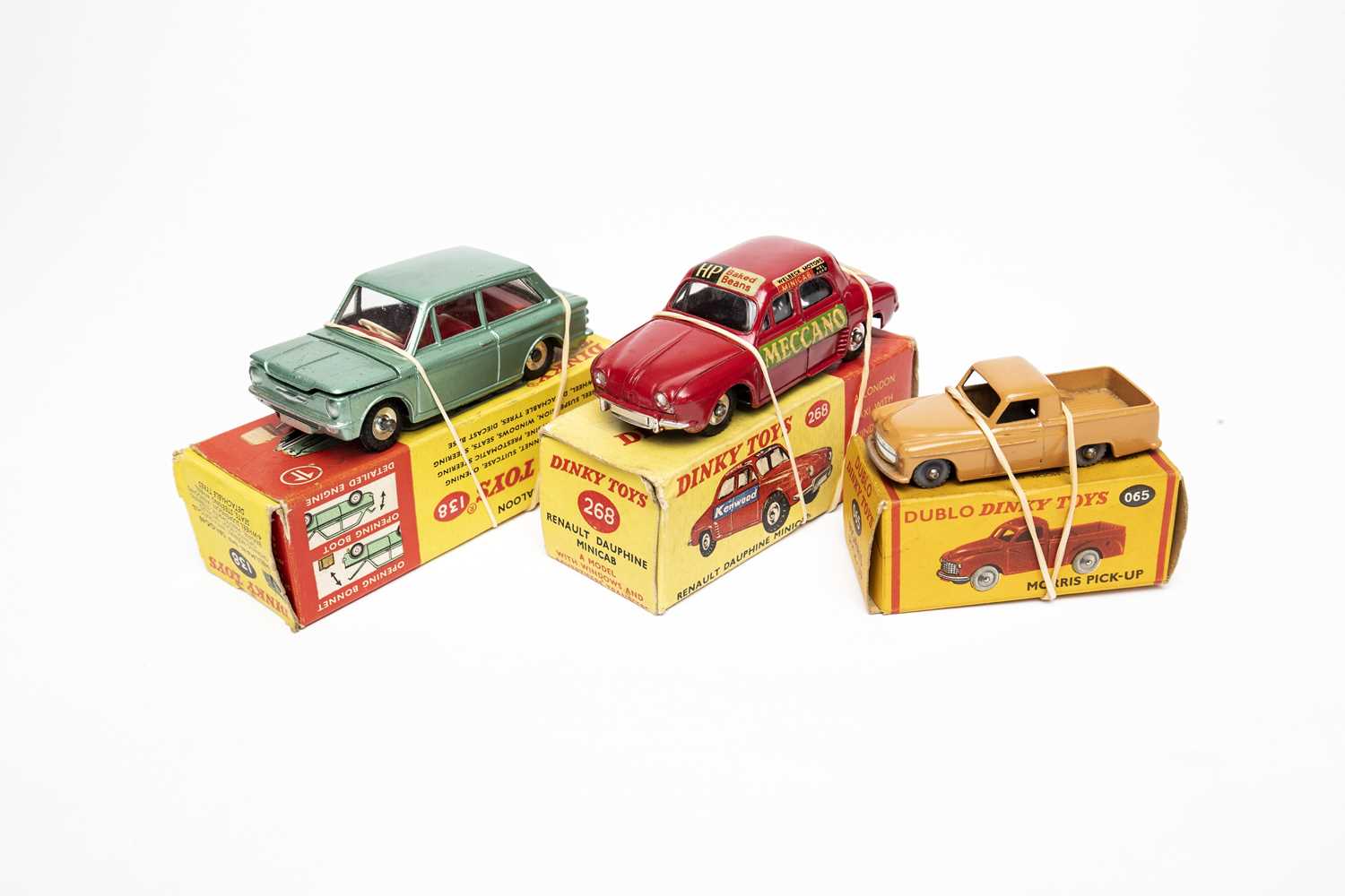 Lot 3441 Dinky 268 Renault Dauphine Minicab