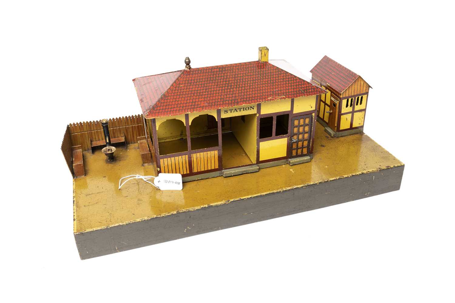 Lot 3335 Marklin Wayside Station