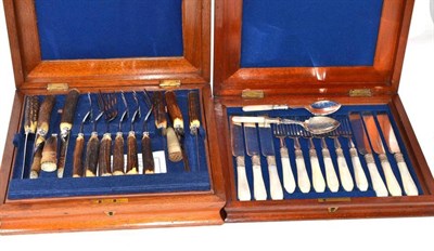 Lot 116 - Two cased sets of cutlery and assorted silver spoons