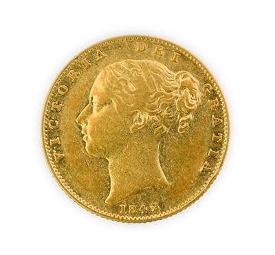 Lot 83 - Victoria, Sovereign, 1842, first young head...