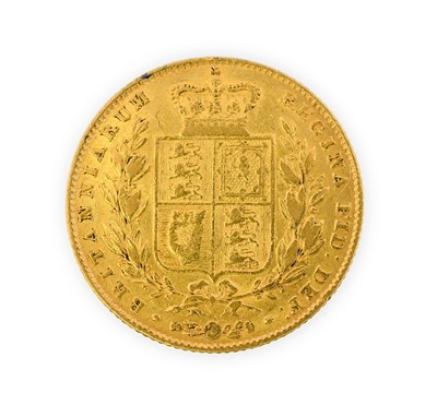 Lot 84 - Victoria, Sovereign, 1847, first young head...