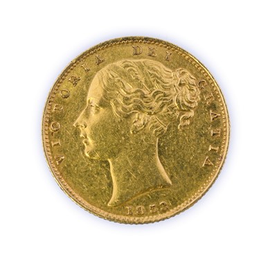 Lot 89 - Victoria, Sovereign, 1853, second young head...