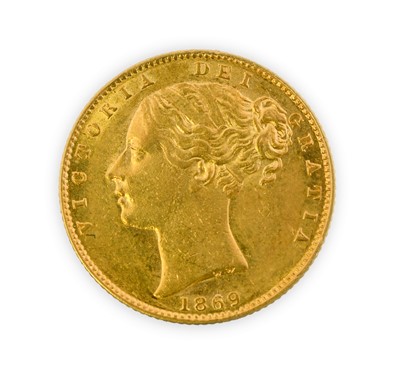 Lot 99 - Victoria, Sovereign, 1869, young head left,...