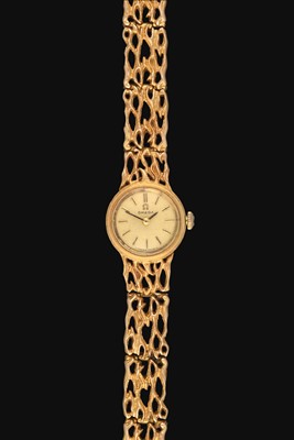 Lot 2231 - A Lady's 9 Carat Gold Wristwatch