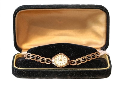 Lot 300 - A lady's 9 carat gold wristwatch signed Regency