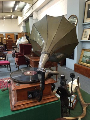 Lot 350 - An oak wind-up gramophone with black and gilt...