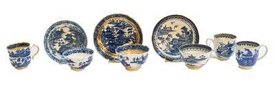 Lot 285 - A group of Worcester and Caughley teawares,...