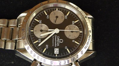 Lot 2101 - Omega: A Stainless Steel Automatic Calendar Chronograph Wristwatch