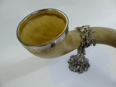 Lot 2125 - A Victorian Silver Plate Mounted Horn Cup and Cover