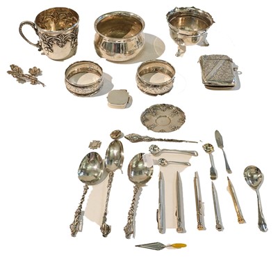 Lot 224 - A selection of silver and plated items...