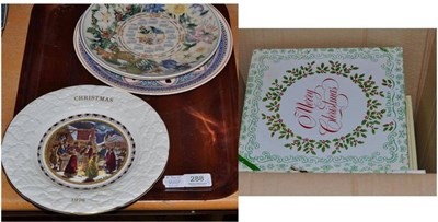 Lot 288 - Twenty three assorted china plates including Royal Doulton Christmas plates