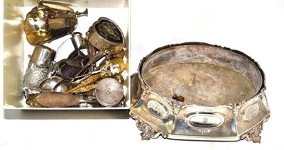 Lot 324 - A quantity of small silver, a silver jug, ashtray and base for cruet