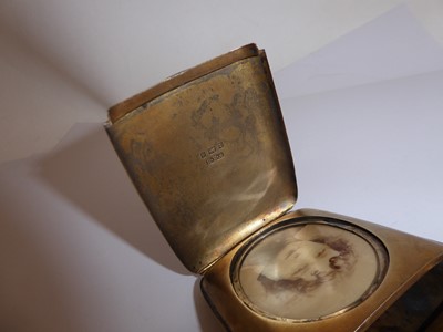 Lot 2066 - An Edward VII Silver Vesta-Case cum Photograph-Frame
