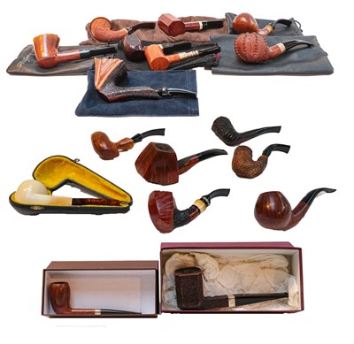 Lot 142 - A quantity of briar pipes, some boxed...