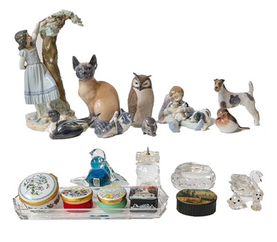Lot 110 - A Royal Copenhagen cat, owl and five other...