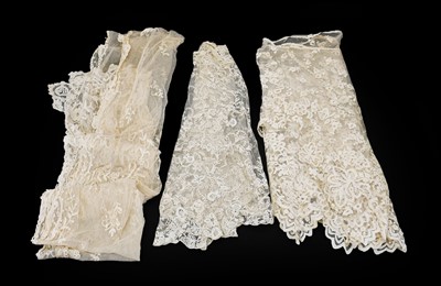 Lot 2140 - Late 19th Century Lace, comprising a shoulder...