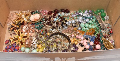 Lot 261 - A quantity of costume jewellery including...