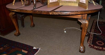 Lot 449 - Dining table with one leaf