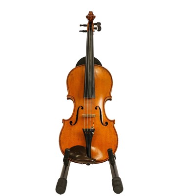Lot 2009 - Violin