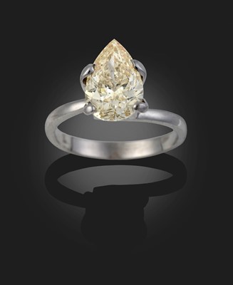 Lot 2082 - A Diamond Ring