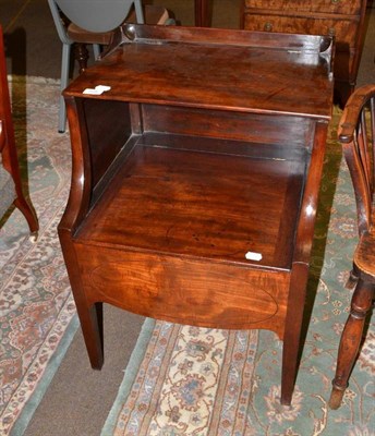 Lot 508 - George III mahogany commode