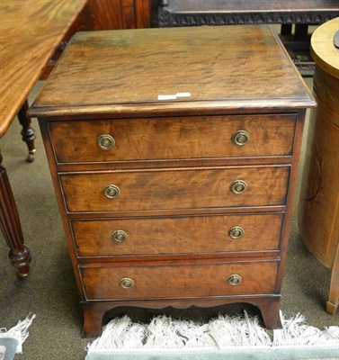 Lot 512 - Mahogany four drawer straight fronted chest of drawers