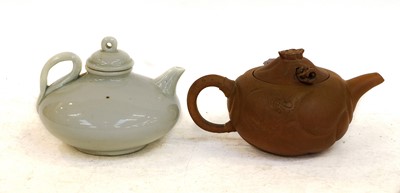 Lot 160 - Assorted Canton bowls, vases, jug, wall...