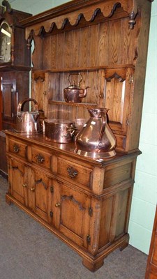 Lot 557 - Modern oak dresser